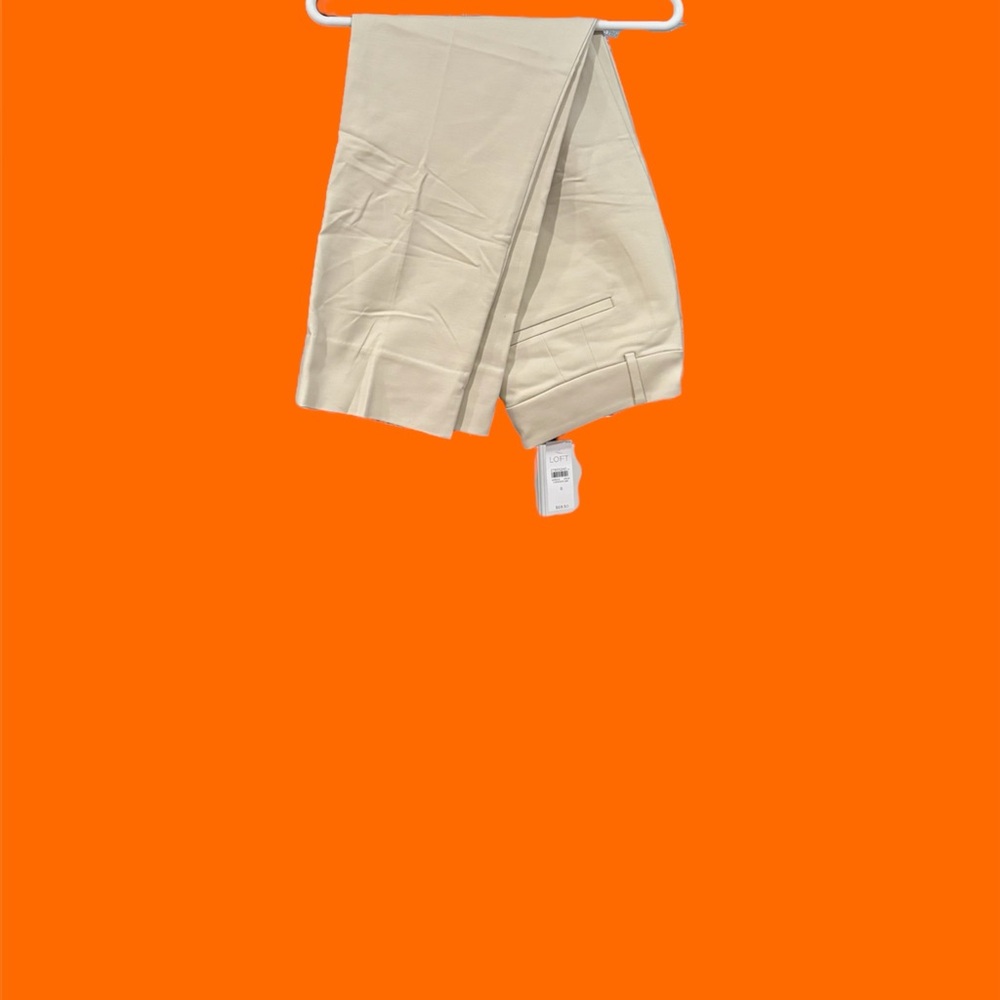 5 - NWT~ LOFT~ Cream cropped pants~